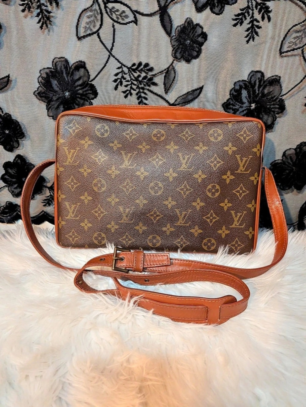 Louis Vuitton Monogram Monogram Crossbody Bag Vachetta Leather